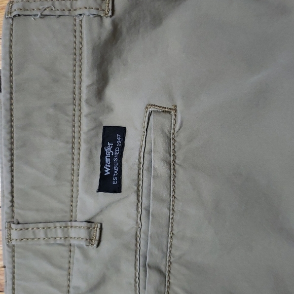 Wrangler Big Men's Khaki Shorts size 48 EUC! - Picture 5 of 5